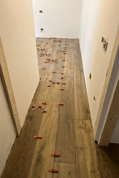 Posa pavimento in legno con distanziatori - Civitavecchia