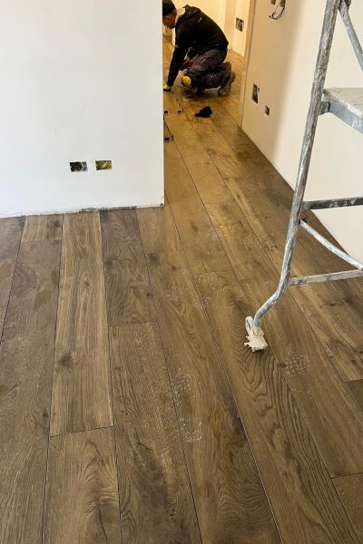 Posa parquet in corso - Edilizia Censasorte