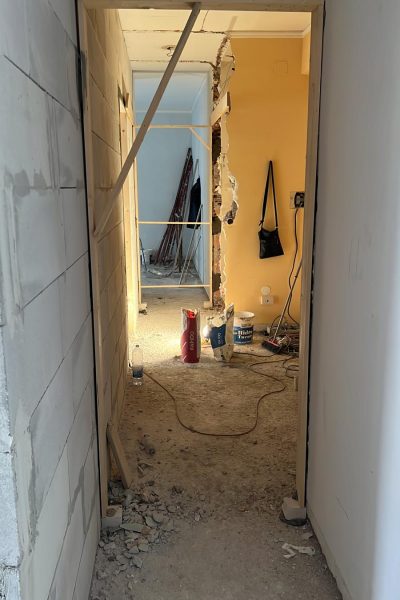 Demolizione e apertura passaggio - Civitavecchia